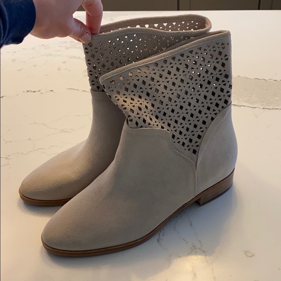 NWT Michael Kors Light Grey Suede Boots - Picture 1 of 4